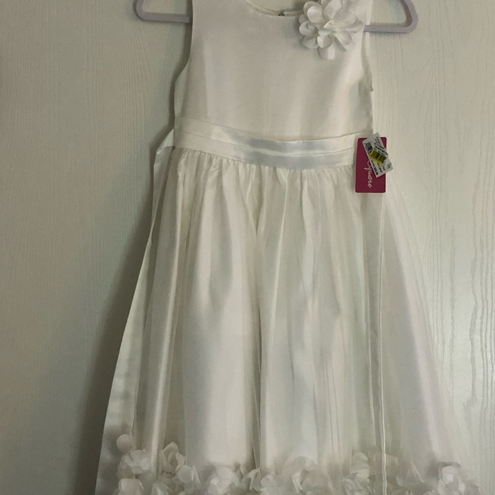NWT NBW Children’s Size 8 Ivory with Satin Waist Sash and Floral Hem Dress.